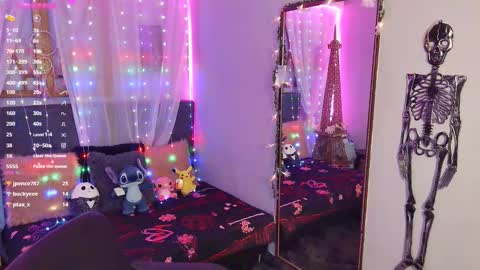 Kate  online show from March 3, 3:42 pm