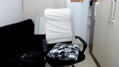 Laura online show from February 1, 4:14 am