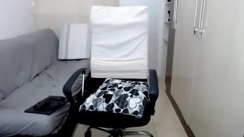 Laura online show from February 16, 8:11 pm