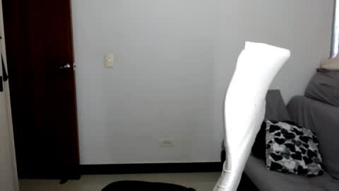 Laura online show from February 11, 10:26 pm