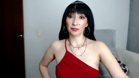 Laura online show from May 1, 11:42 pm
