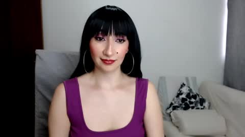 Laura online show from May 2, 10:26 pm