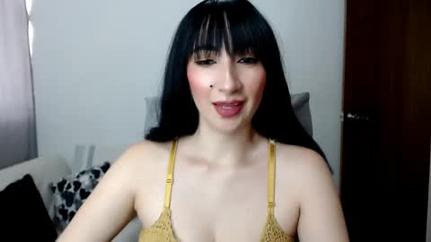 Laura online show from May 10, 6:02 pm