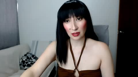 Laura online show from May 27, 9:45 pm