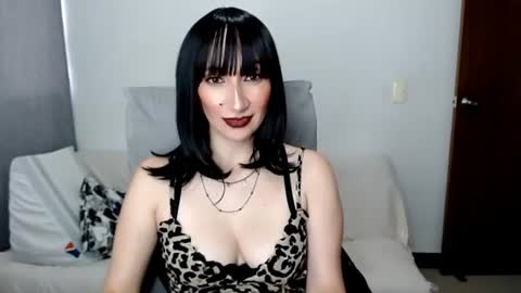 Laura online show from July 23, 10:29 pm