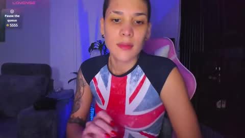 Snapshot of laura_r23 chatting on December 31, 8:37 am Laura Rose online show from December 31, 8:37 am