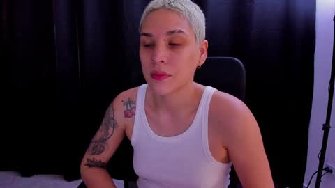 Snapshot of laura_r23 chatting on September 16, 1:12 pm Laura Rose online show from September 16, 1:12 pm
