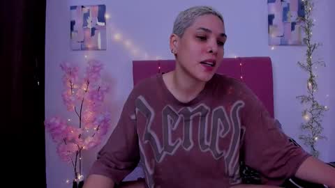 Snapshot of laura_r23 chatting on September 18, 2:57 am Laura Rose online show from September 18, 2:57 am