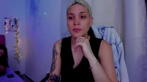 Snapshot of laura_r23 chatting on September 29, 2:16 am Laura Rose online show from September 29, 2:16 am