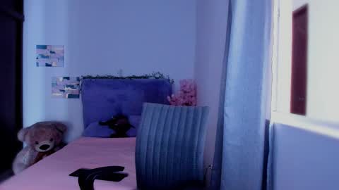 Laura Rose online show from January 11, 4:45 pm