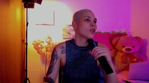 Snapshot of laura_r23 chatting on March 21, 8:19 am Laura Rose online show from March 21, 8:19 am