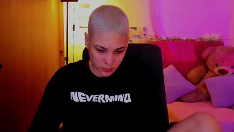 Snapshot of laura_r23 chatting on March 28, 1:16 am Laura Rose online show from March 28, 1:16 am