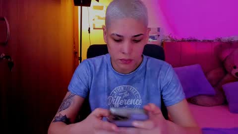 Snapshot of laura_r23 chatting on March 28, 9:03 pm Laura Rose online show from March 28, 9:03 pm
