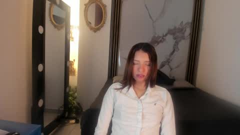 Snapshot of laura_serena chatting on April 1, 11:22 am laura_serena online show from April 1, 11:22 am