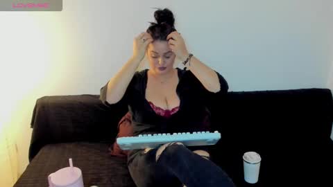 Laura online show from February 19, 8:16 pm