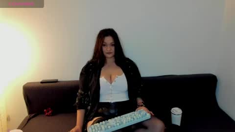 Laura online show from March 27, 9:03 pm