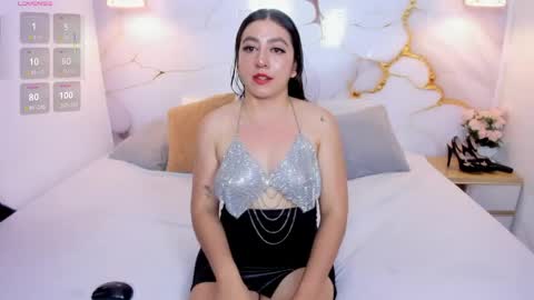 Laura Smith online show from May 6, 8:25 pm