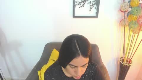 Snapshot of laura_soe chatting on January 4, 12:59 pm LAURA SOE online show from January 4, 12:59 pm