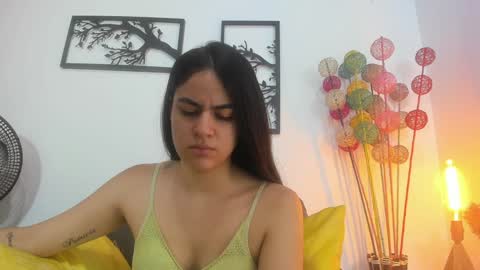 Snapshot of laura_soe chatting on January 11, 4:36 pm LAURA SOE online show from January 11, 4:36 pm