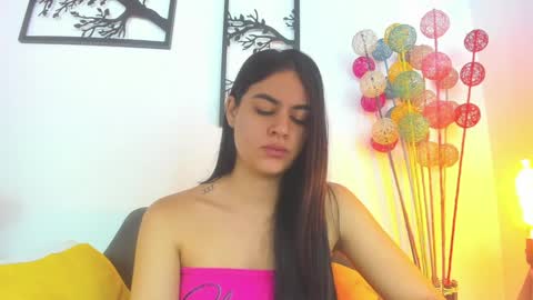 Snapshot of laura_soe chatting on January 14, 1:28 pm LAURA SOE online show from January 14, 1:28 pm