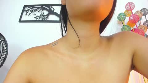 Snapshot of laura_soe chatting on January 30, 5:49 pm LAURA SOE online show from January 30, 5:49 pm