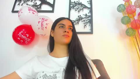 Snapshot of laura_soe chatting on February 14, 6:40 pm LAURA SOE online show from February 14, 6:40 pm