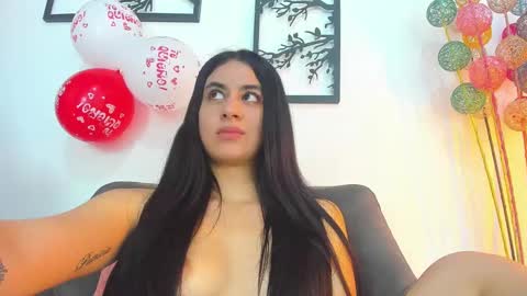 Snapshot of laura_soe chatting on February 15, 4:23 pm LAURA SOE online show from February 15, 4:23 pm