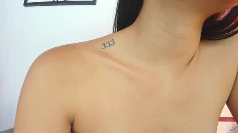 Snapshot of laura_soe chatting on March 3, 6:22 pm LAURA SOE online show from March 3, 6:22 pm