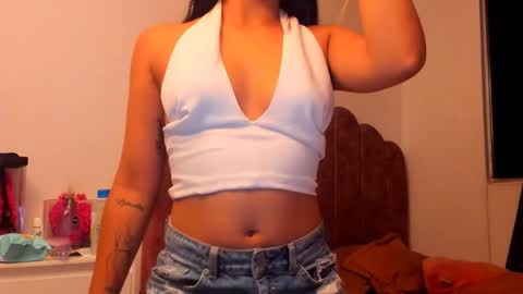 Snapshot of laura_soe chatting on October 11, 12:54 am LAURA SOE online show from October 11, 12:54 am