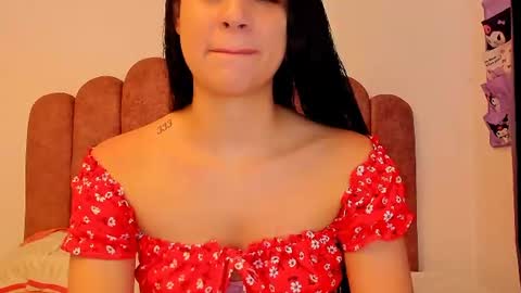 LAURA SOE online show from July 25, 1:41 pm
