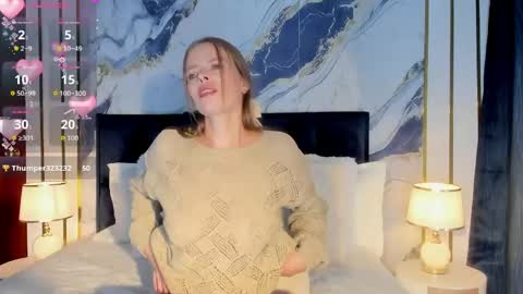 Snapshot of laurablue_ chatting on May 5, 8:17 pm Laura Blue online show from May 5, 8:17 pm