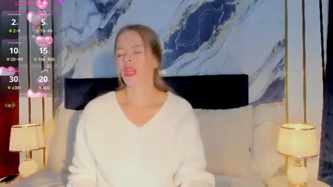 Snapshot of laurablue_ chatting on June 24, 9:36 pm Laura Blue online show from June 24, 9:36 pm