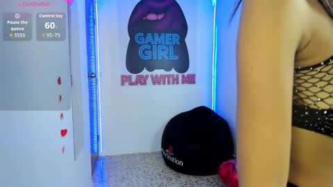 LauraBlush online show from March 9, 8:57 pm