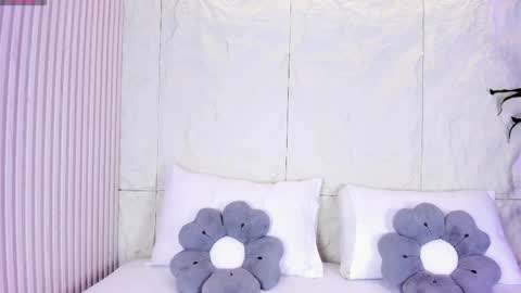 Snapshot of lauracarther chatting on June 1, 5:36 pm LauraCarther online show from June 1, 5:36 pm