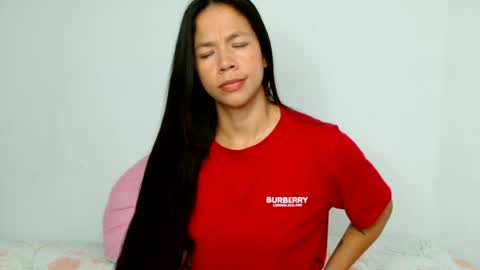 Snapshot of lauracb_ chatting on June 12, 3:00 pm lauracb online show from June 12, 3:00 pm