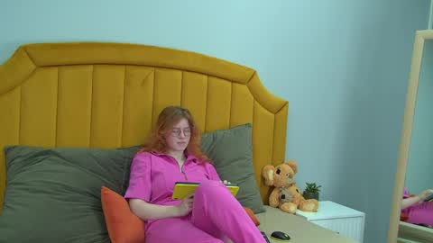 Snapshot of lauradennis chatting on May 26, 4:36 pm Laura online show from May 26, 4:36 pm