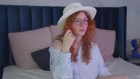 Snapshot of lauradennis chatting on May 31, 4:36 pm Laura online show from May 31, 4:36 pm