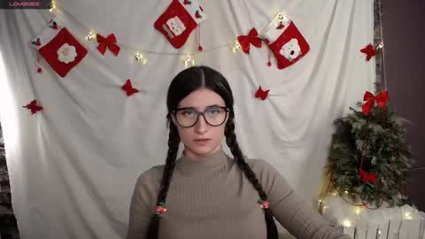 Laura online show from December 12, 12:01 pm