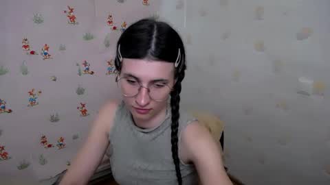 Laura online show from March 12, 8:42 am