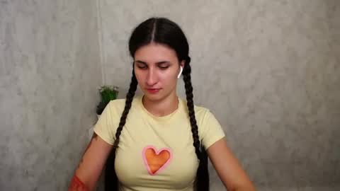 Snapshot of lauradre_ chatting on June 24, 11:53 am Laura online show from June 24, 11:53 am