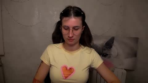 Snapshot of lauradre_ chatting on July 5, 5:25 am Laura online show from July 5, 5:25 am