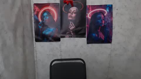 Snapshot of lauradre_ chatting on July 6, 3:14 am Laura online show from July 6, 3:14 am