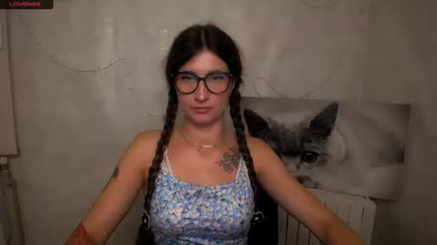 Snapshot of lauradre_ chatting on July 13, 7:33 am Laura online show from July 13, 7:33 am