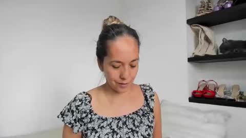 Snapshot of laurafarrely chatting on June 9, 6:30 pm Laura online show from June 9, 6:30 pm