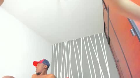 Snapshot of laurag_27 chatting on November 28, 1:14 pm laura online show from November 28, 1:14 pm