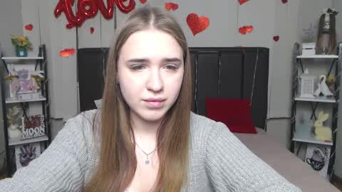LauraHlot online show from March 19, 7:07 pm