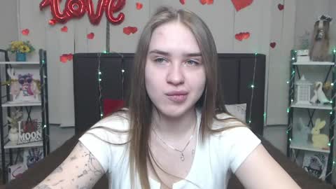 Snapshot of laurahlot chatting on May 19, 6:20 am LauraHlot online show from May 19, 6:20 am