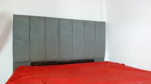 Laura online show from March 14, 9:20 pm