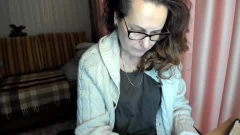 Lauraoven1 online show from February 2, 10:25 am