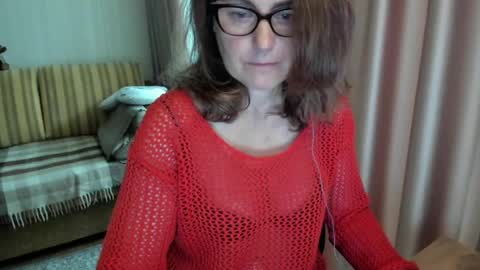 Snapshot of lauraoven1 chatting on June 13, 7:28 am Lauraoven1 online show from June 13, 7:28 am